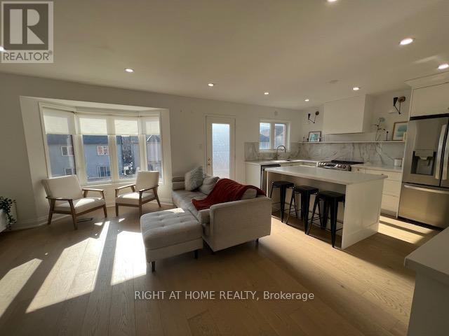 2300 Winlord Place, Oshawa (Windfields), ON - Indoor Photo Showing Living Room