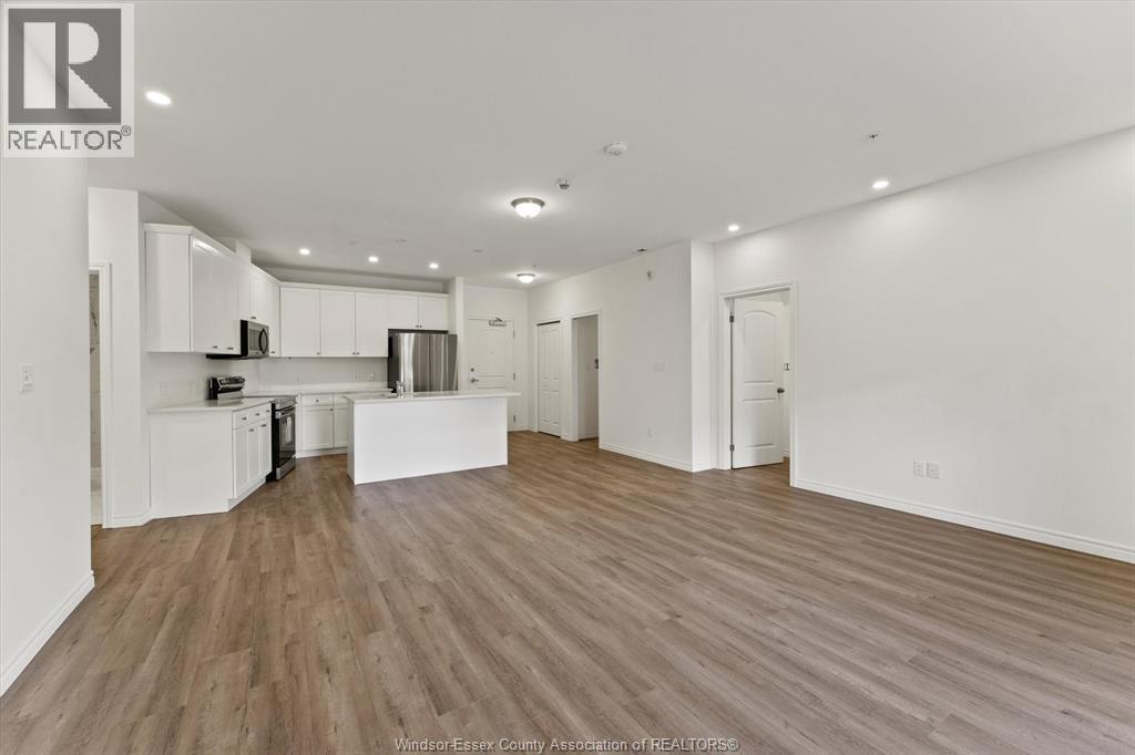 1888 Westview Park Boulevard Unit# 114, Lasalle, ON - Indoor Photo Showing Kitchen