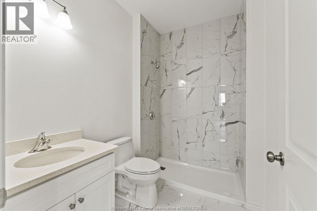 1888 Westview Park Boulevard Unit# 114, Lasalle, ON - Indoor Photo Showing Bathroom