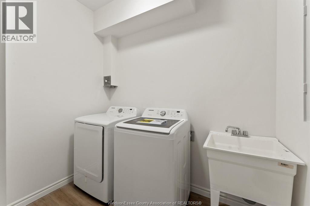 1888 Westview Park Boulevard Unit# 114, Lasalle, ON - Indoor Photo Showing Laundry Room
