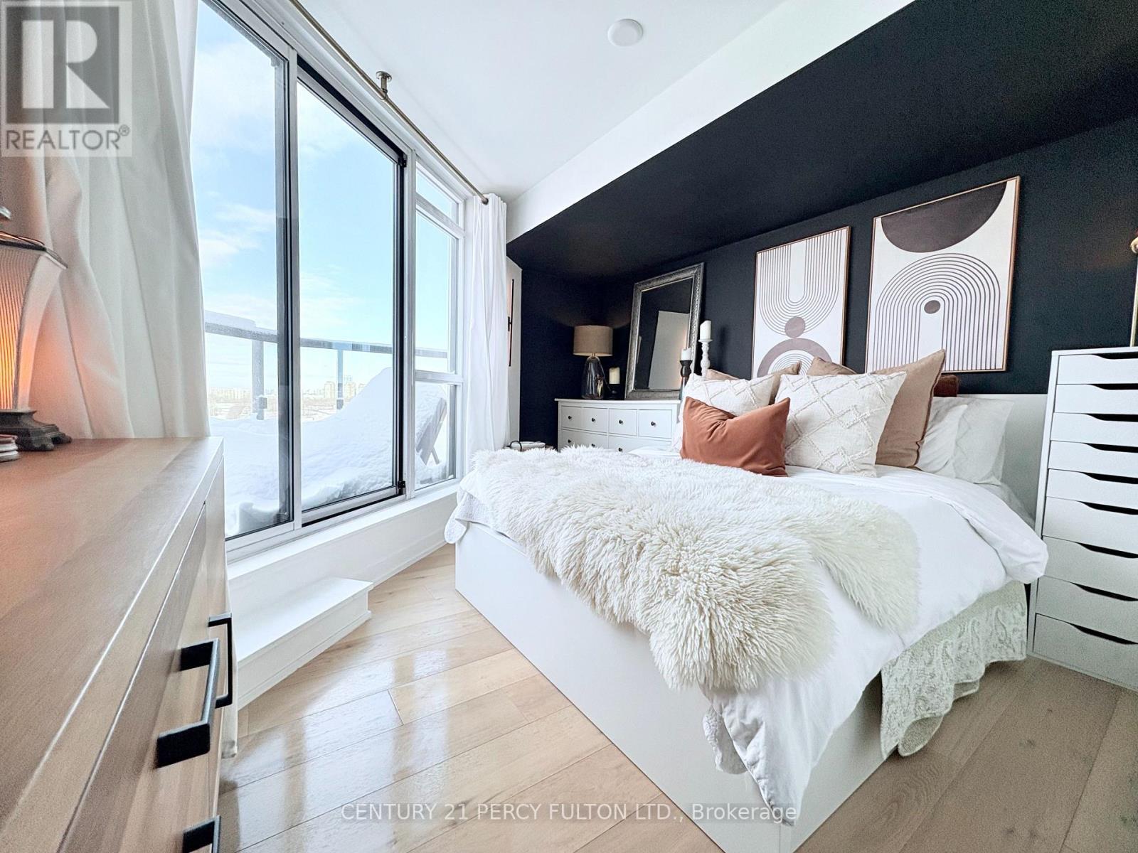 606 - 1401 O'Connor Drive, Toronto, ON - Indoor Photo Showing Bedroom