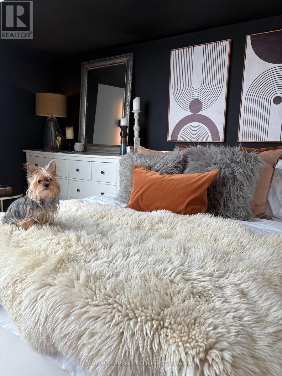 606 - 1401 O'Connor Drive, Toronto, ON - Indoor Photo Showing Bedroom