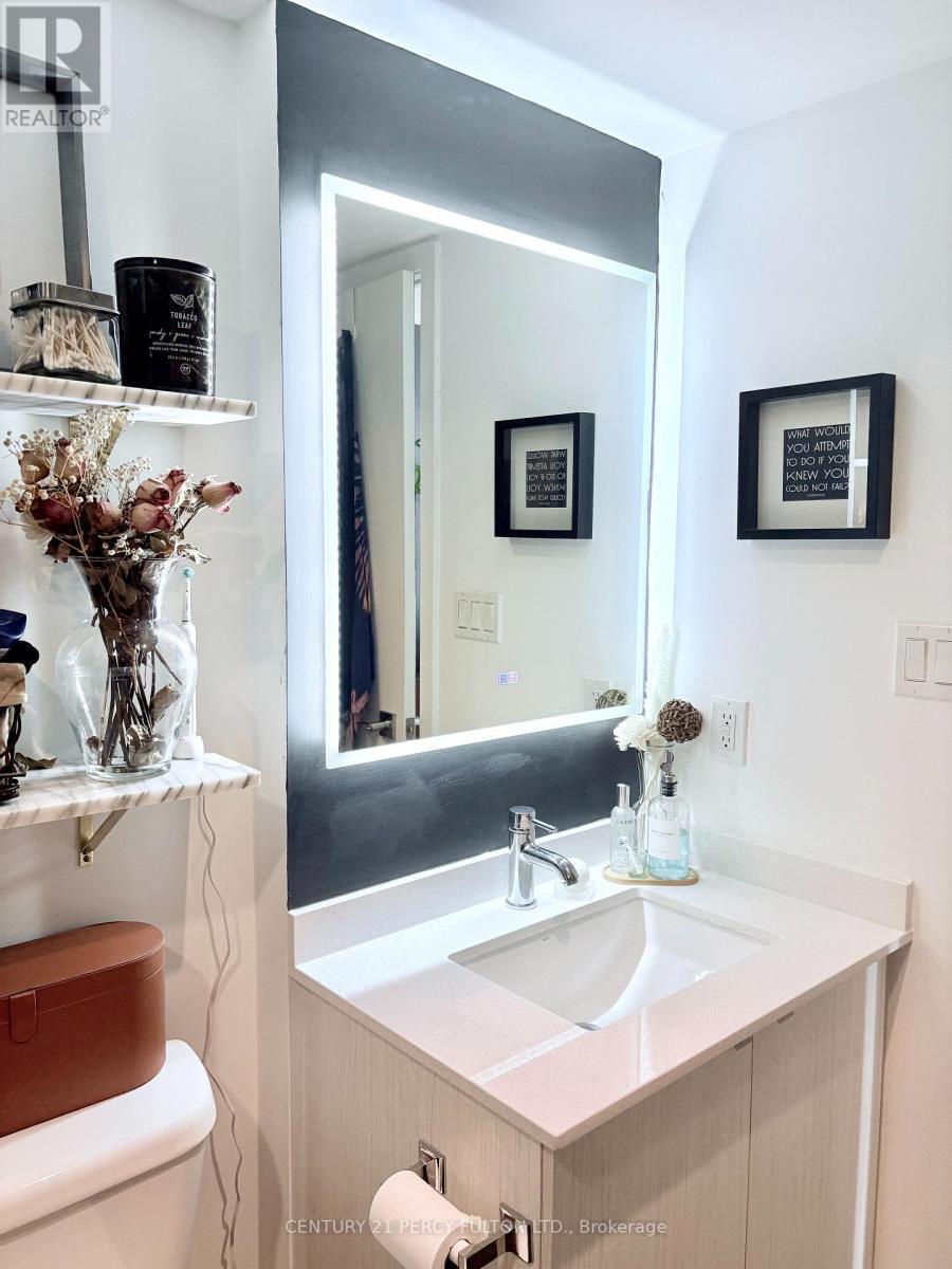 606 - 1401 O'Connor Drive, Toronto, ON - Indoor Photo Showing Bathroom
