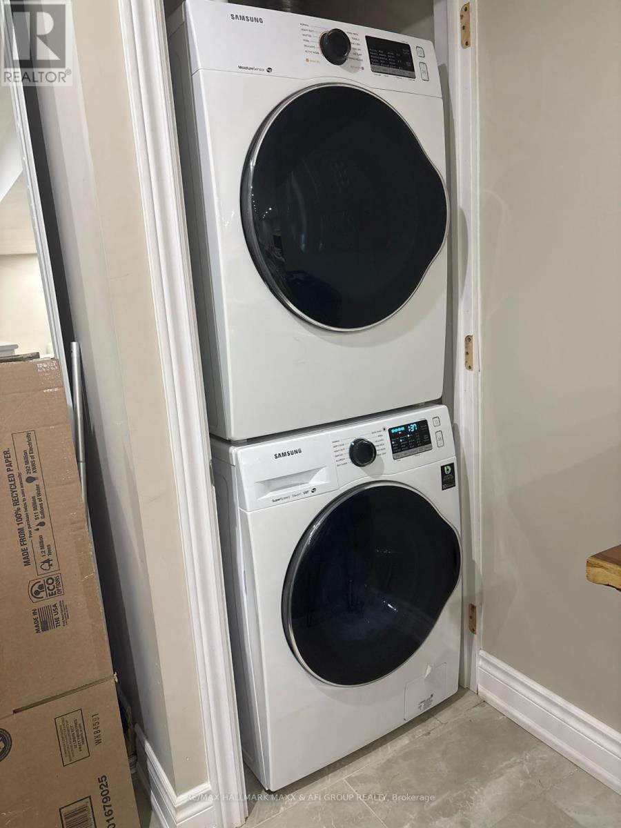 661 Mcgregor Farm Lower Trail, Newmarket, ON - Indoor Photo Showing Laundry Room