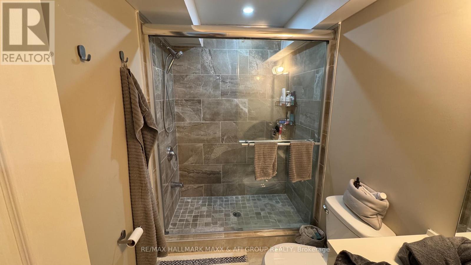 661 Mcgregor Farm Lower Trail, Newmarket, ON - Indoor Photo Showing Bathroom