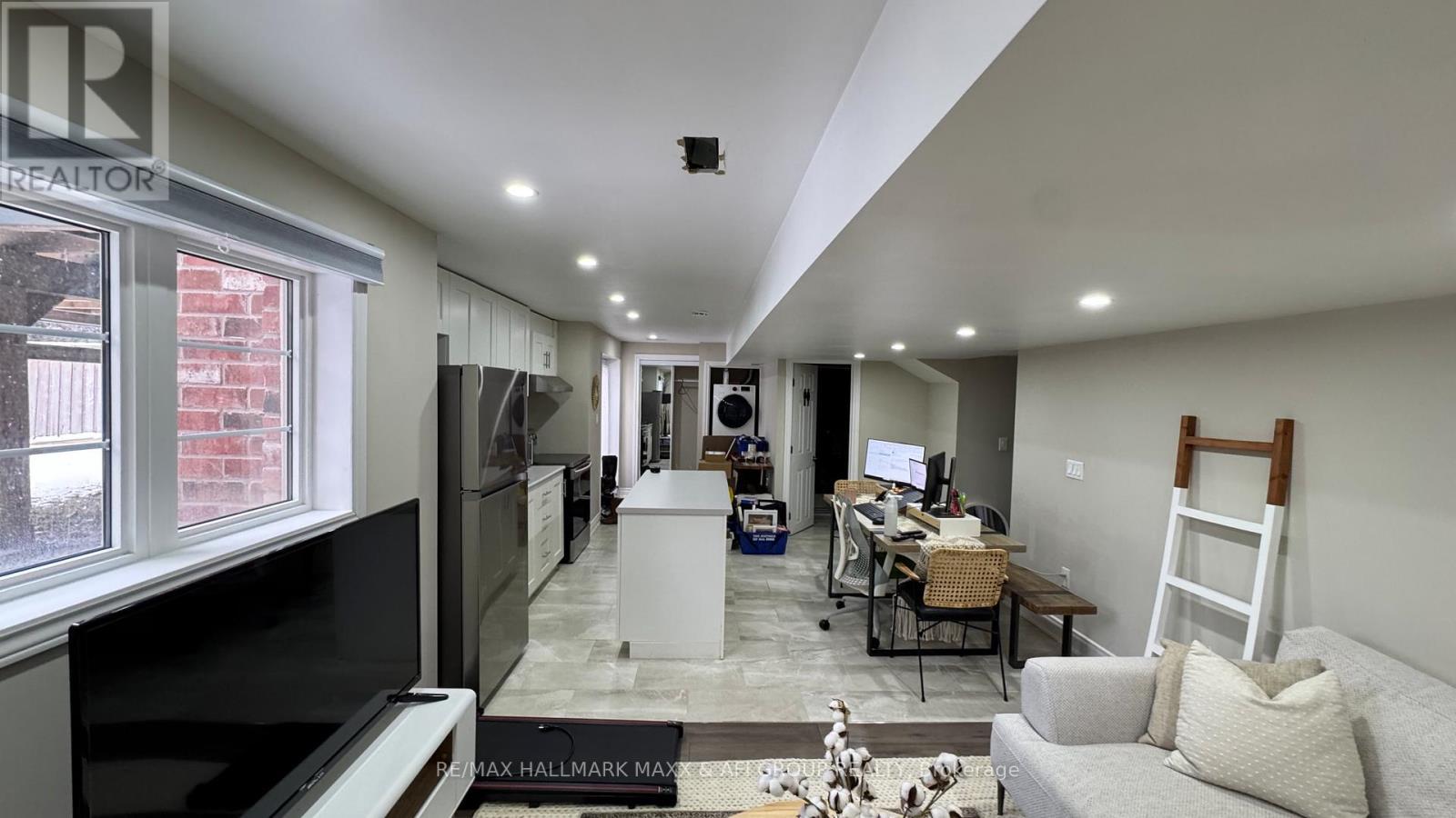 661 Mcgregor Farm Lower Trail, Newmarket, ON - Indoor