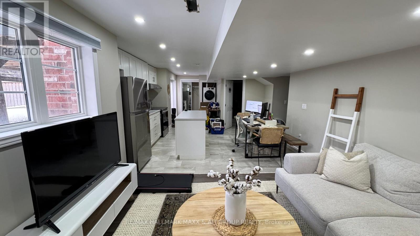 661 Mcgregor Farm Lower Trail, Newmarket, ON - Indoor