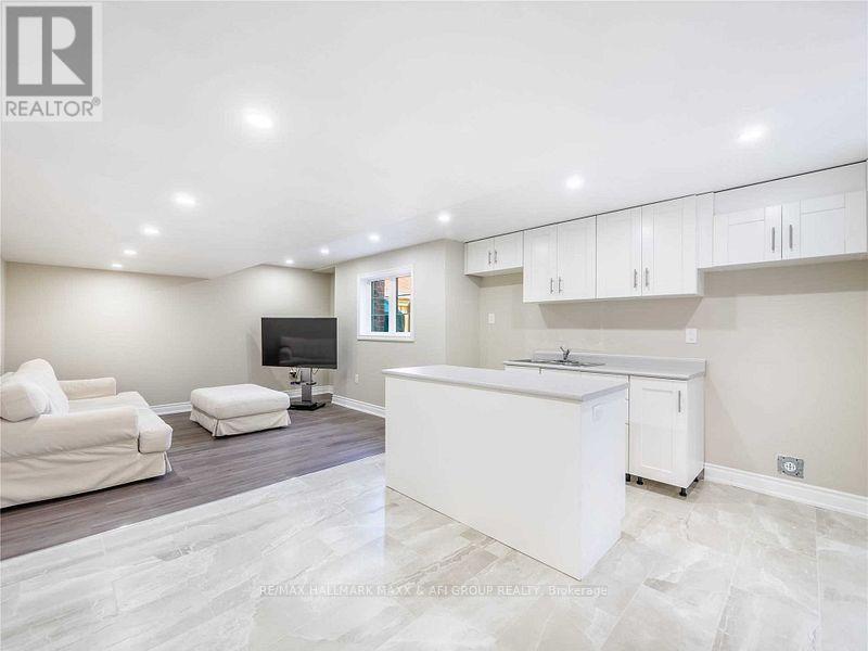 661 Mcgregor Farm Lower Trail, Newmarket, ON - Indoor