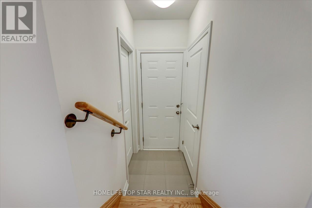 55 Brethet Heights, New Tecumseth, ON - Indoor Photo Showing Other Room