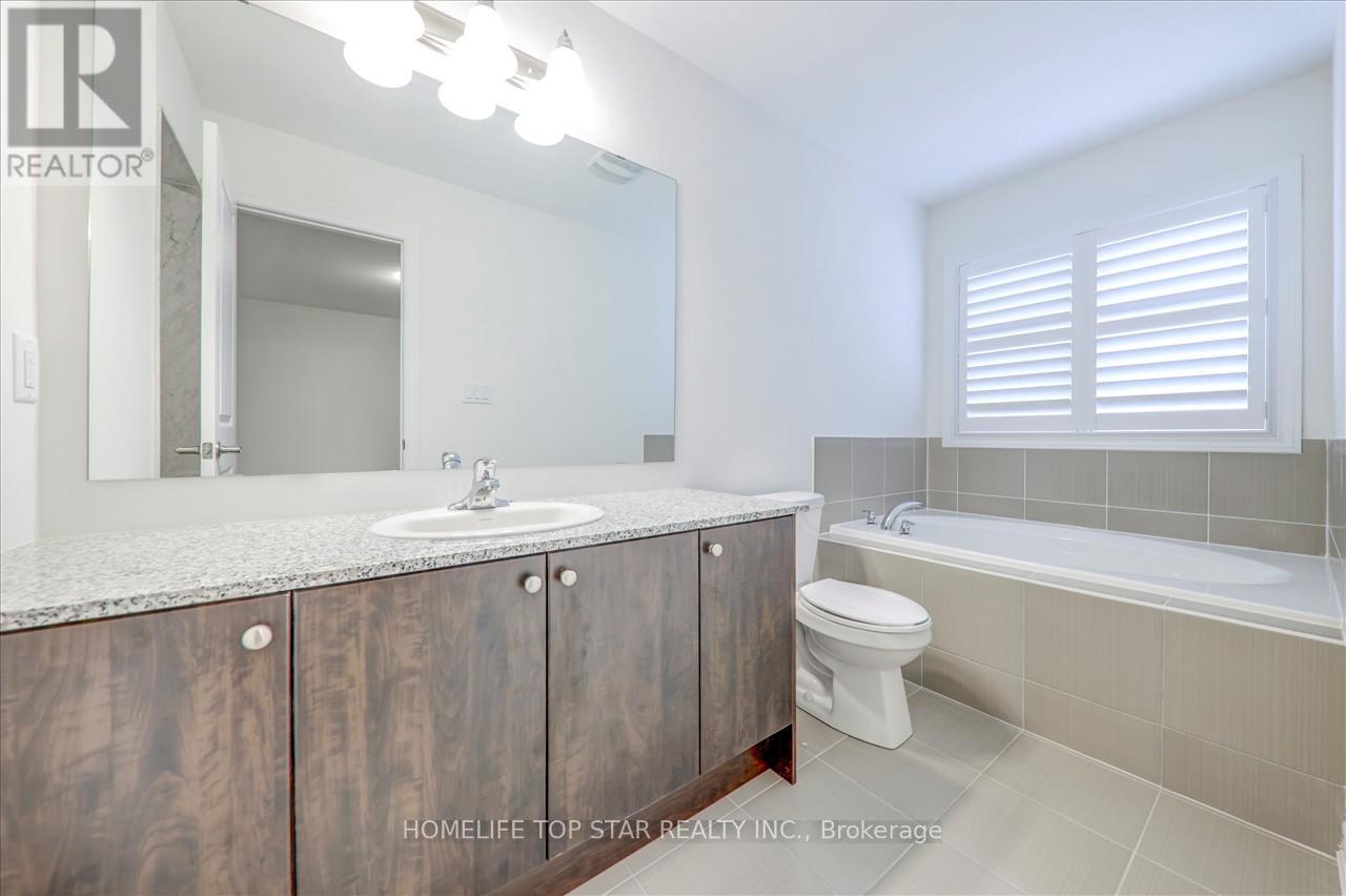 55 Brethet Heights, New Tecumseth, ON - Indoor Photo Showing Bathroom