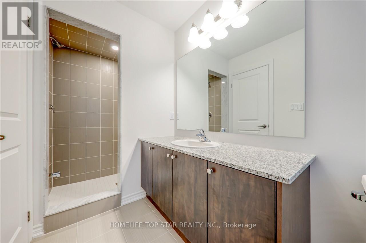 55 Brethet Heights, New Tecumseth, ON - Indoor Photo Showing Bathroom