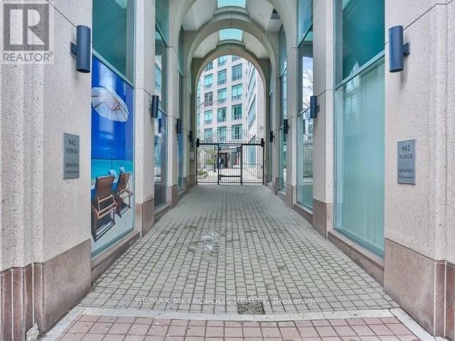 719 - 942 Yonge Street, Toronto, ON - Outdoor