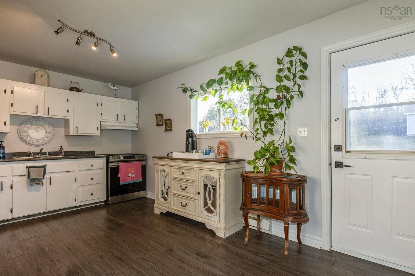 38-44 North Avenue, New Glasgow, NS