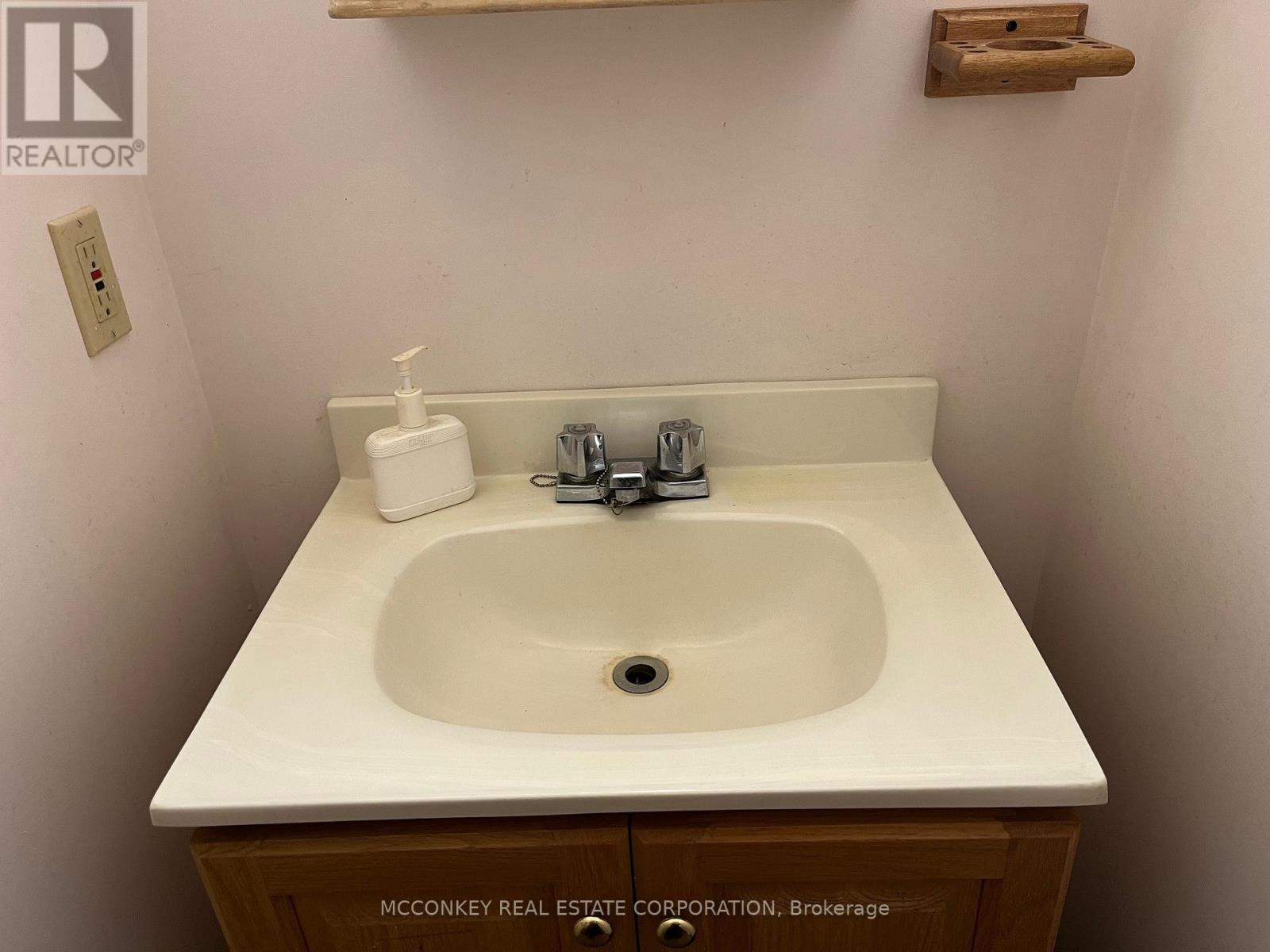 2370 Julia Shore Road E, Douro-Dummer, ON - Indoor Photo Showing Bathroom