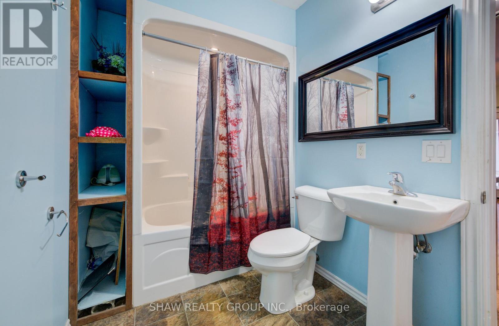 3 - 4 Perin Place, Kitchener, ON - Indoor Photo Showing Bathroom