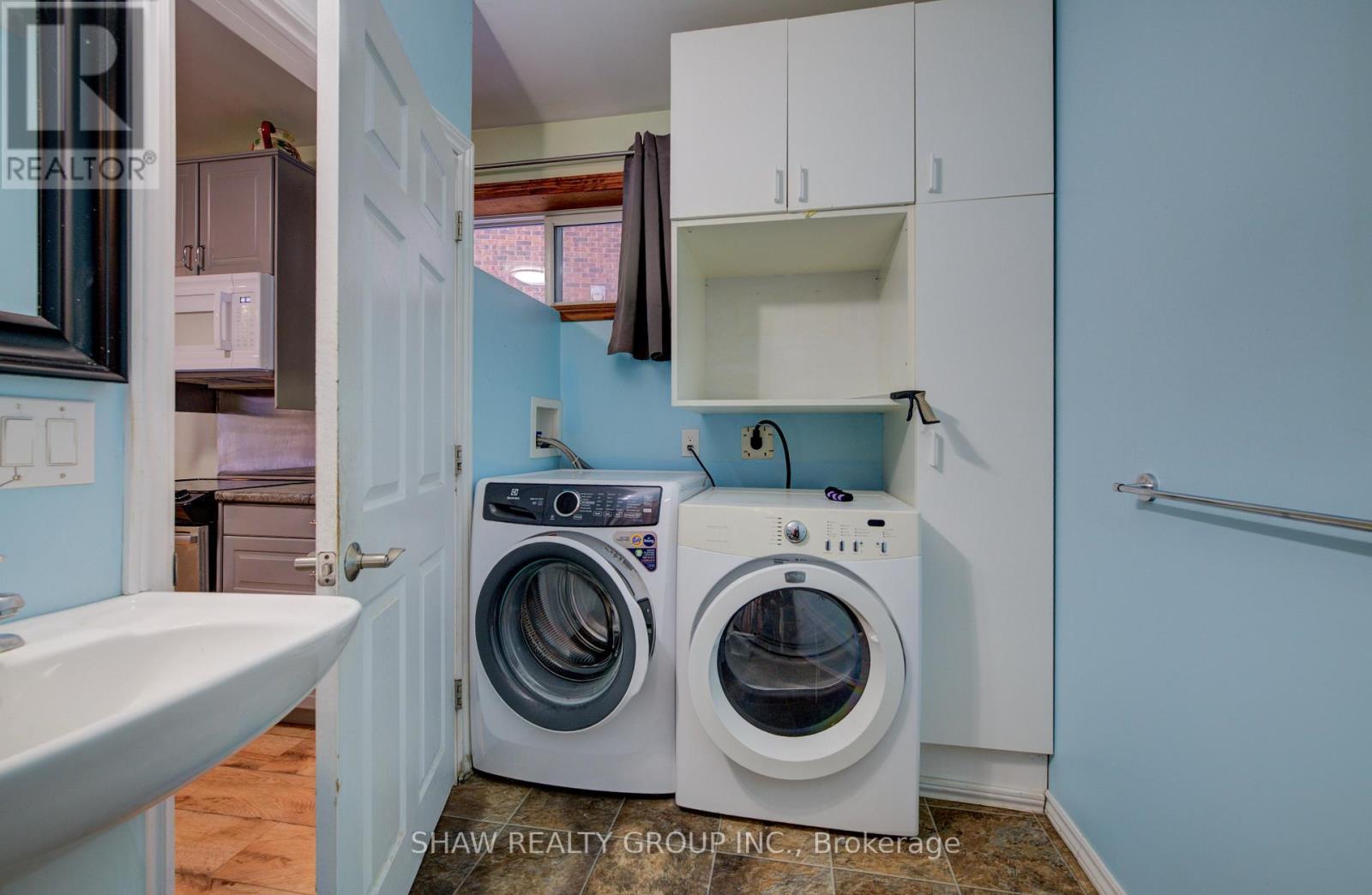 3 - 4 Perin Place, Kitchener, ON - Indoor Photo Showing Laundry Room