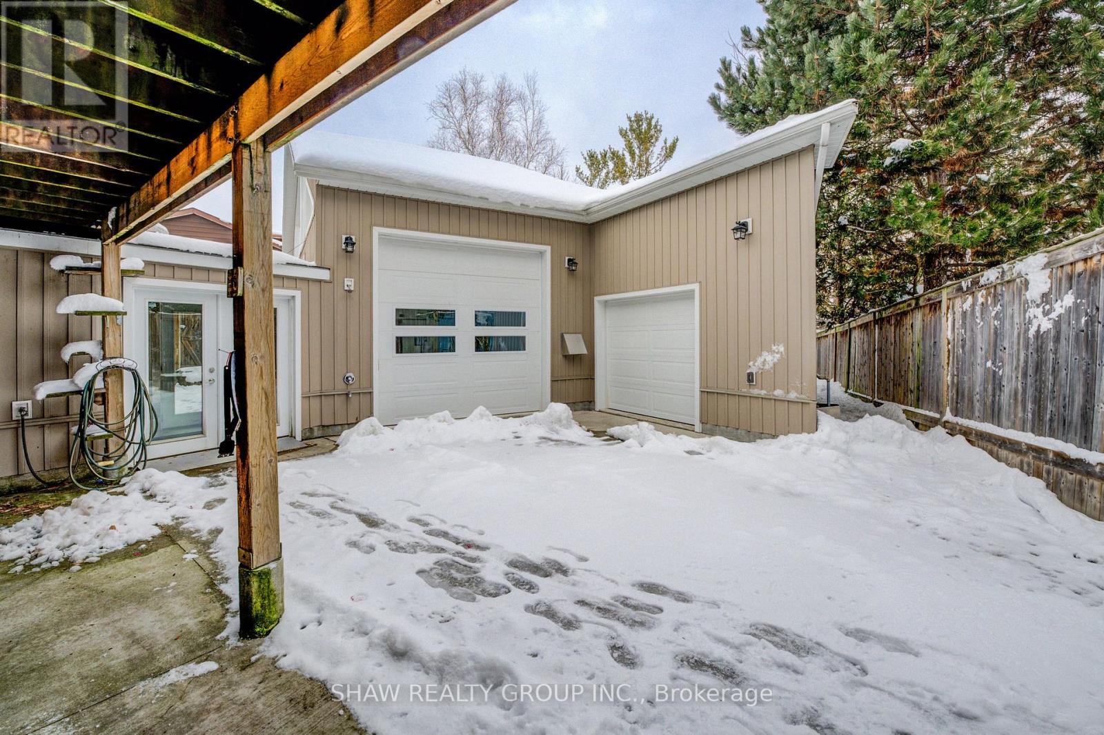 3 - 4 Perin Place, Kitchener, ON - Outdoor