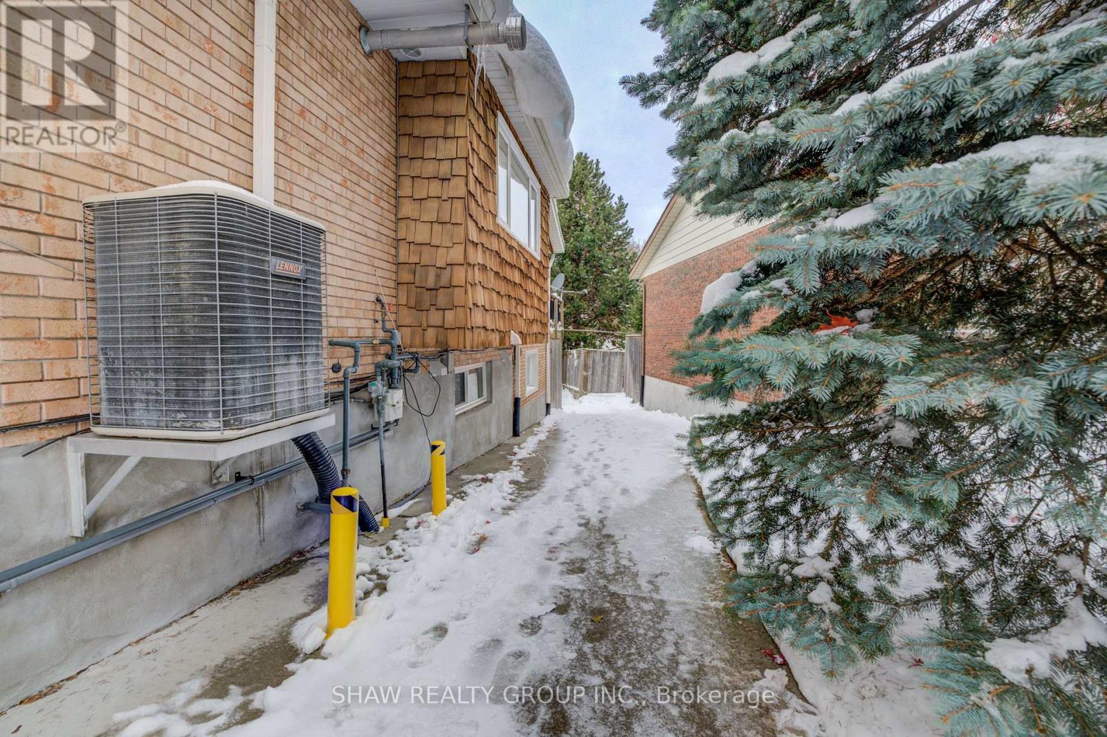 3 - 4 Perin Place, Kitchener, ON - Outdoor