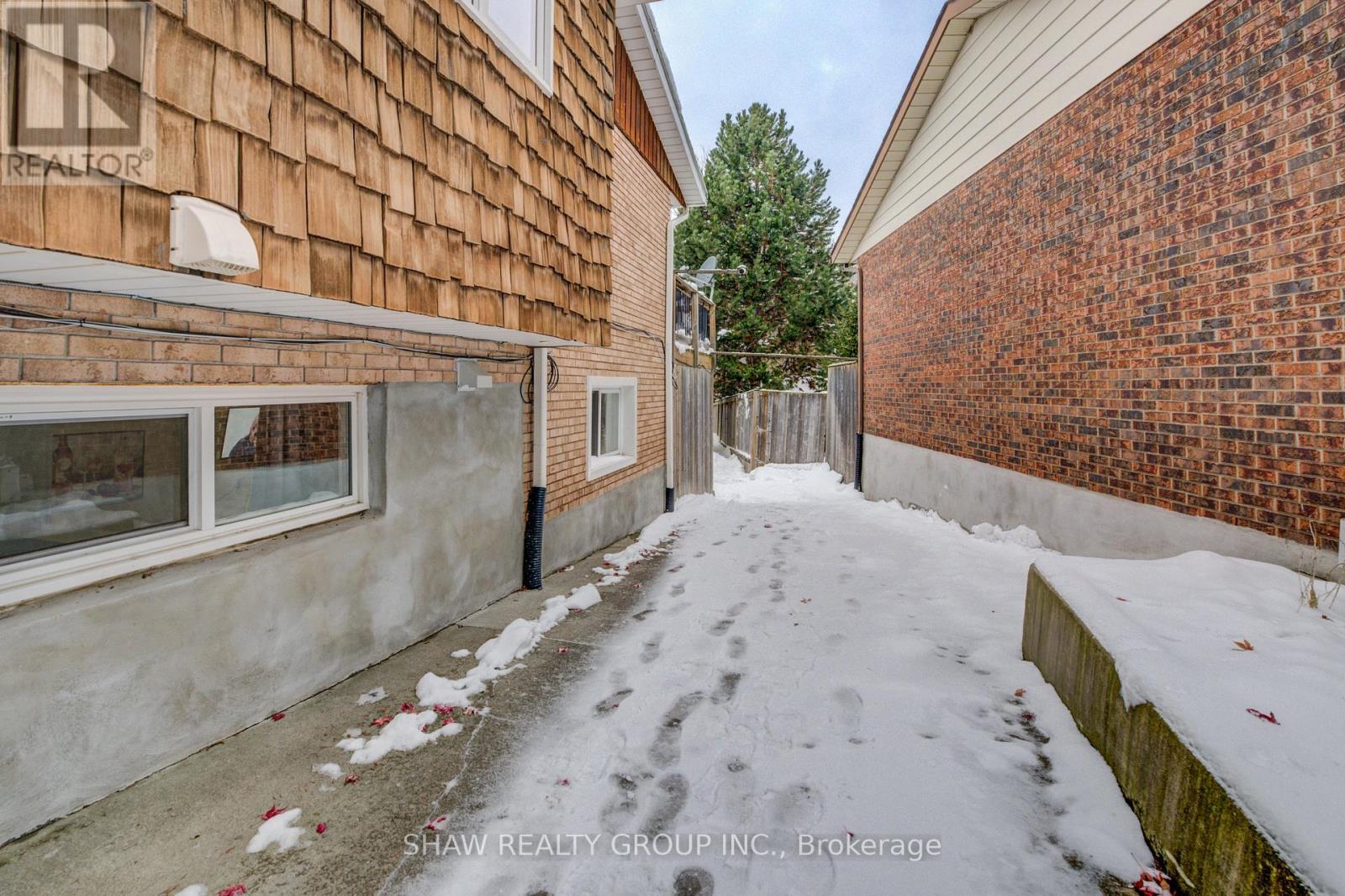 3 - 4 Perin Place, Kitchener, ON - Outdoor