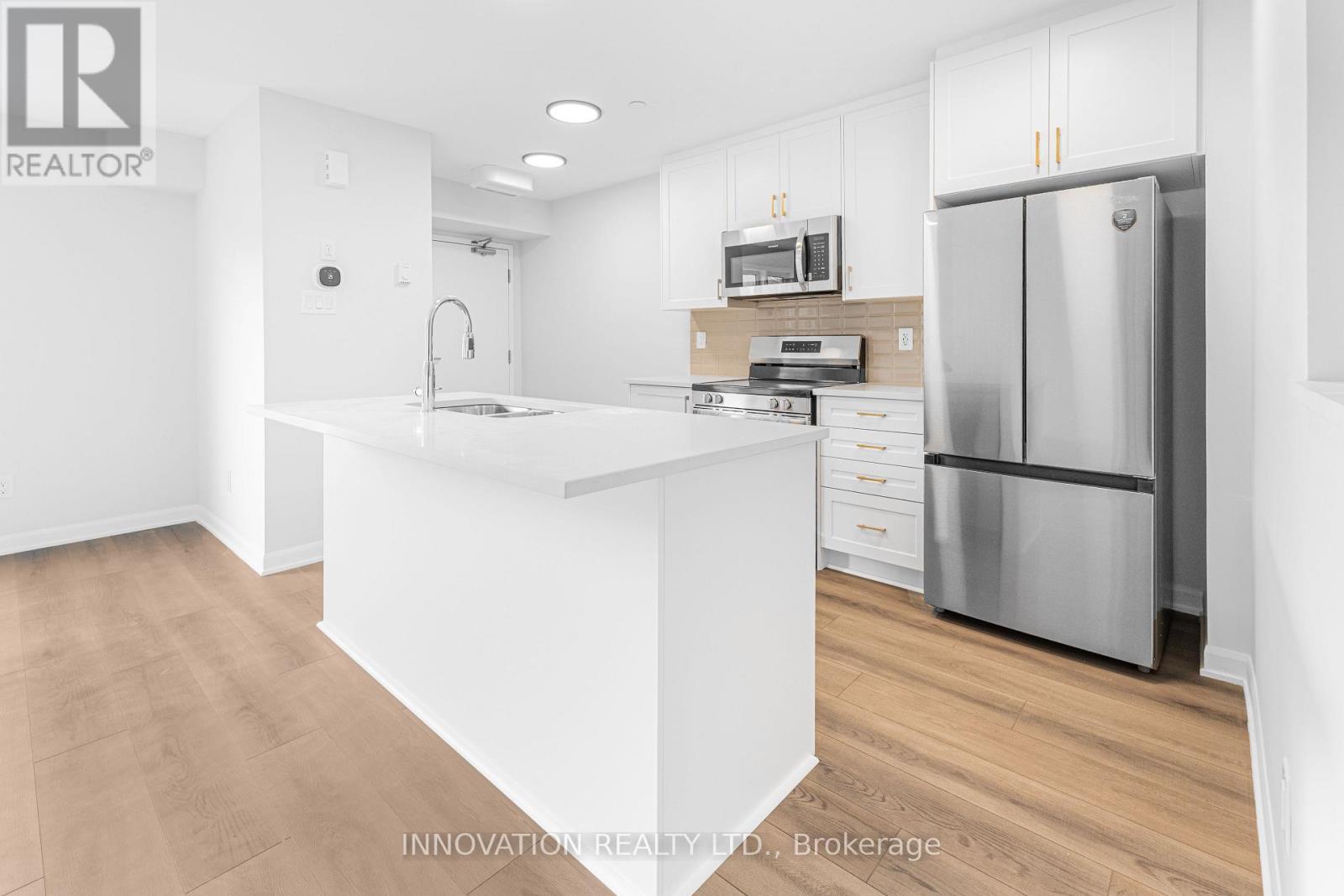 24 - 801 Glenroy Gilbert Drive, Ottawa, ON - Indoor Photo Showing Kitchen With Upgraded Kitchen