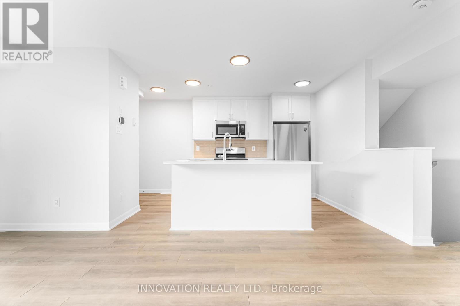 24 - 801 Glenroy Gilbert Drive, Ottawa, ON - Indoor Photo Showing Kitchen