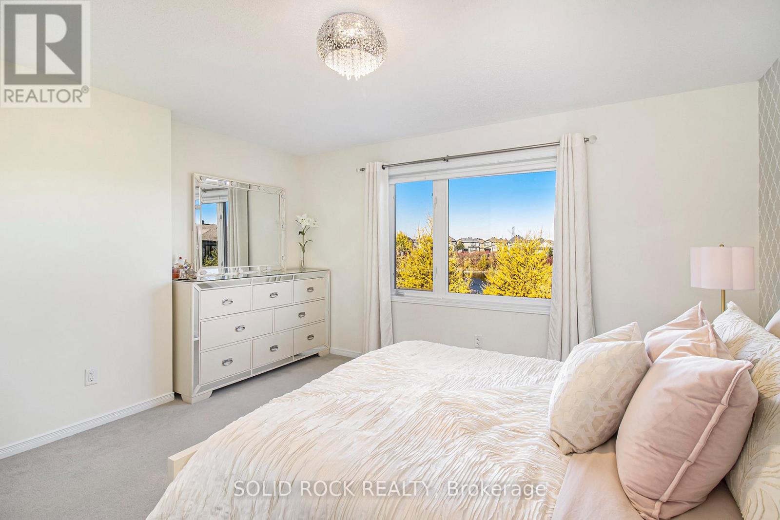 525 Cope Drive, Ottawa, ON - Indoor Photo Showing Bedroom
