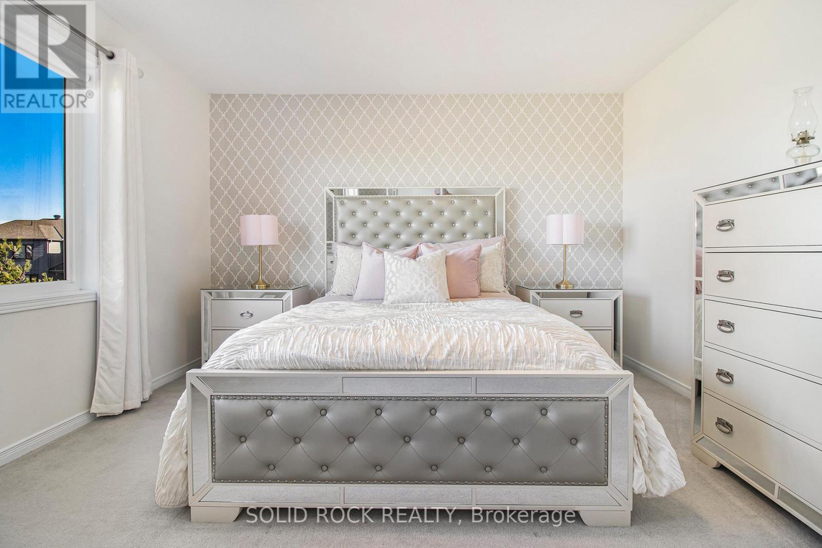 525 Cope Drive, Ottawa, ON - Indoor Photo Showing Bedroom