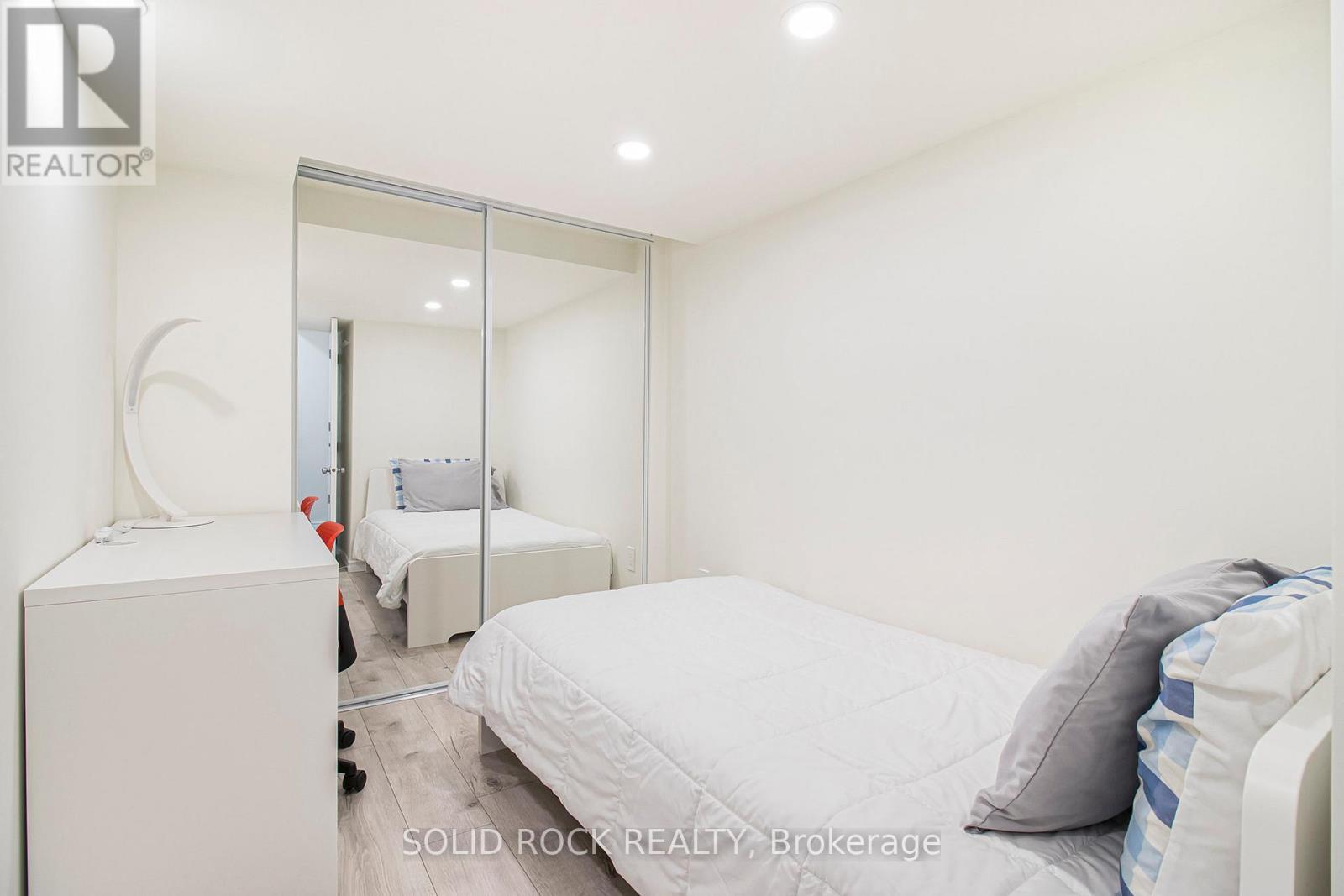 525 Cope Drive, Ottawa, ON - Indoor Photo Showing Laundry Room