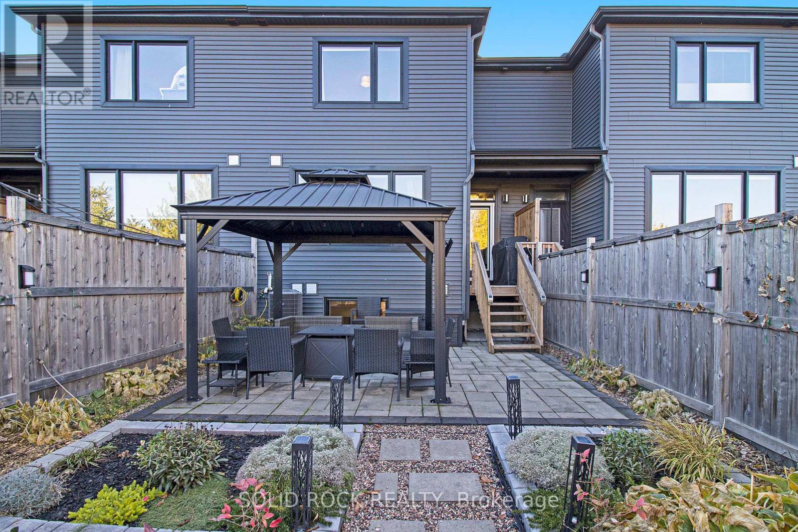 525 Cope Drive, Ottawa, ON - Outdoor With Deck Patio Veranda With Exterior