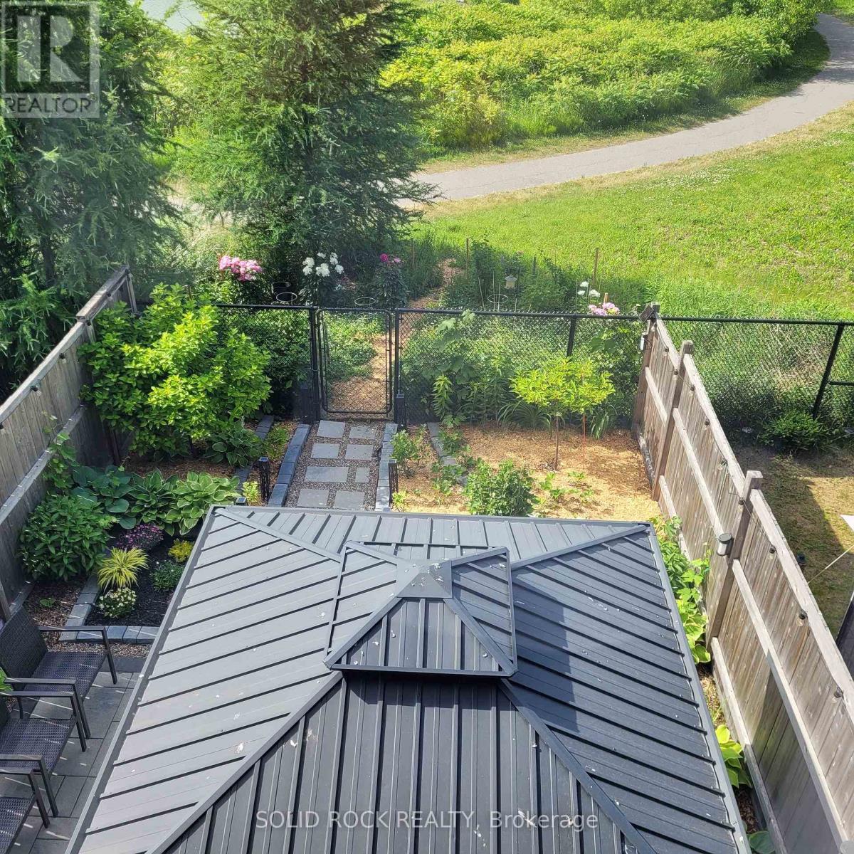 525 Cope Drive, Ottawa, ON - Outdoor With Deck Patio Veranda