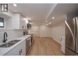 Suite galley kitchen -