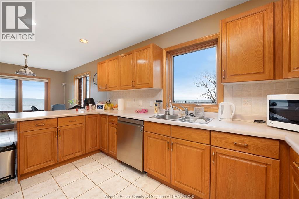 12906 Riverside Drive, Tecumseh, ON - Indoor Photo Showing Kitchen With Double Sink