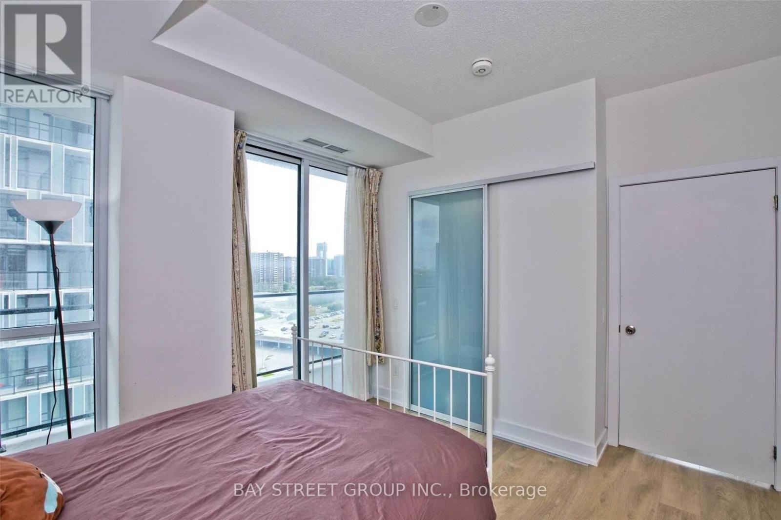 1211 - 128 Fairview Mall Drive, Toronto, ON - Indoor Photo Showing Bedroom