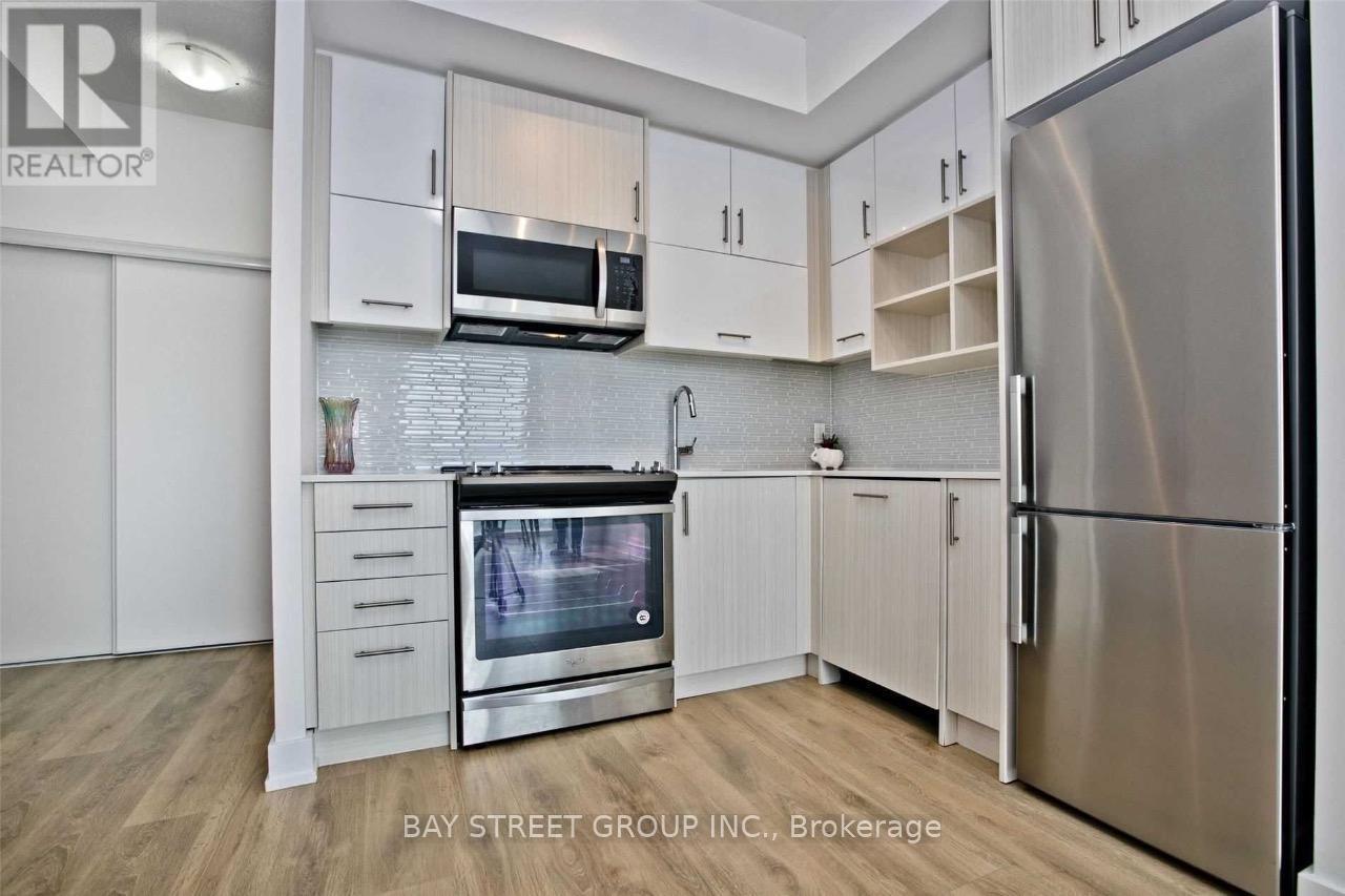 1211 - 128 Fairview Mall Drive, Toronto, ON - Indoor Photo Showing Kitchen With Stainless Steel Kitchen