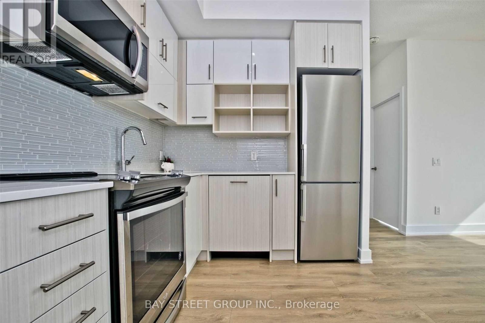 1211 - 128 Fairview Mall Drive, Toronto, ON - Indoor Photo Showing Kitchen With Stainless Steel Kitchen With Upgraded Kitchen