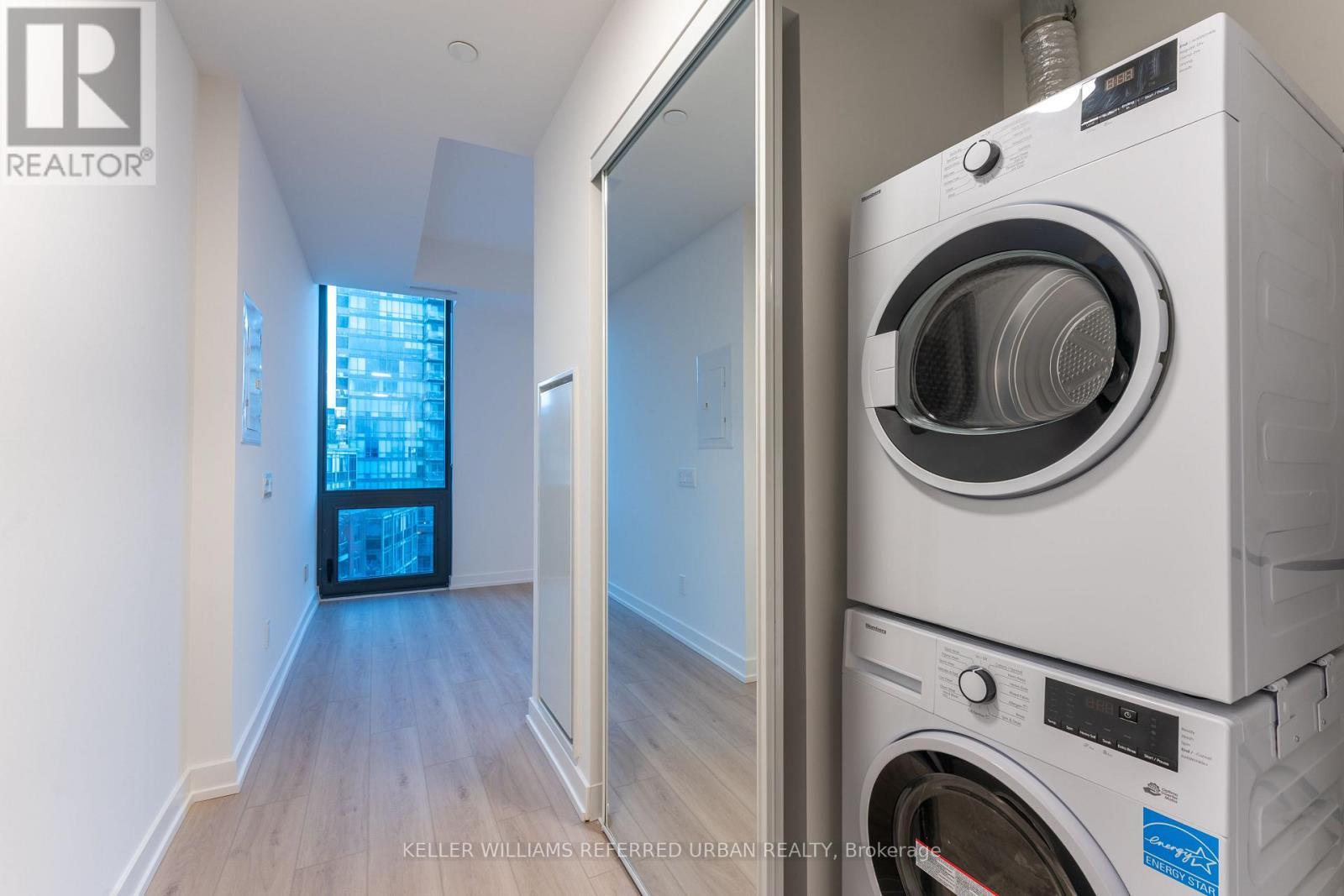 907 - 35 Parliament Street, Toronto, ON - Indoor Photo Showing Laundry Room