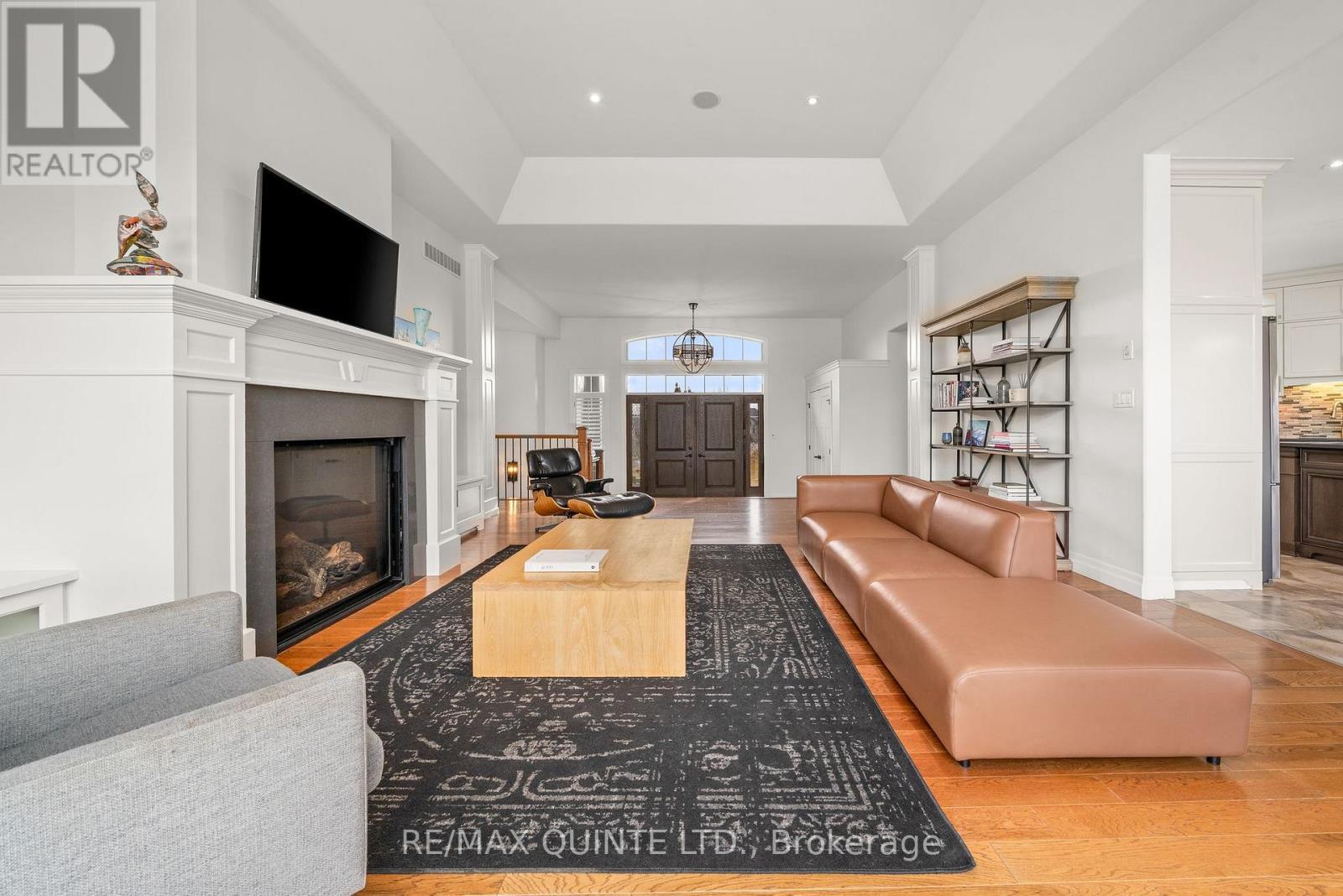 54 Settlers Landing Drive, Quinte West (Sidney Ward), ON - Indoor Photo Showing Living Room With Fireplace