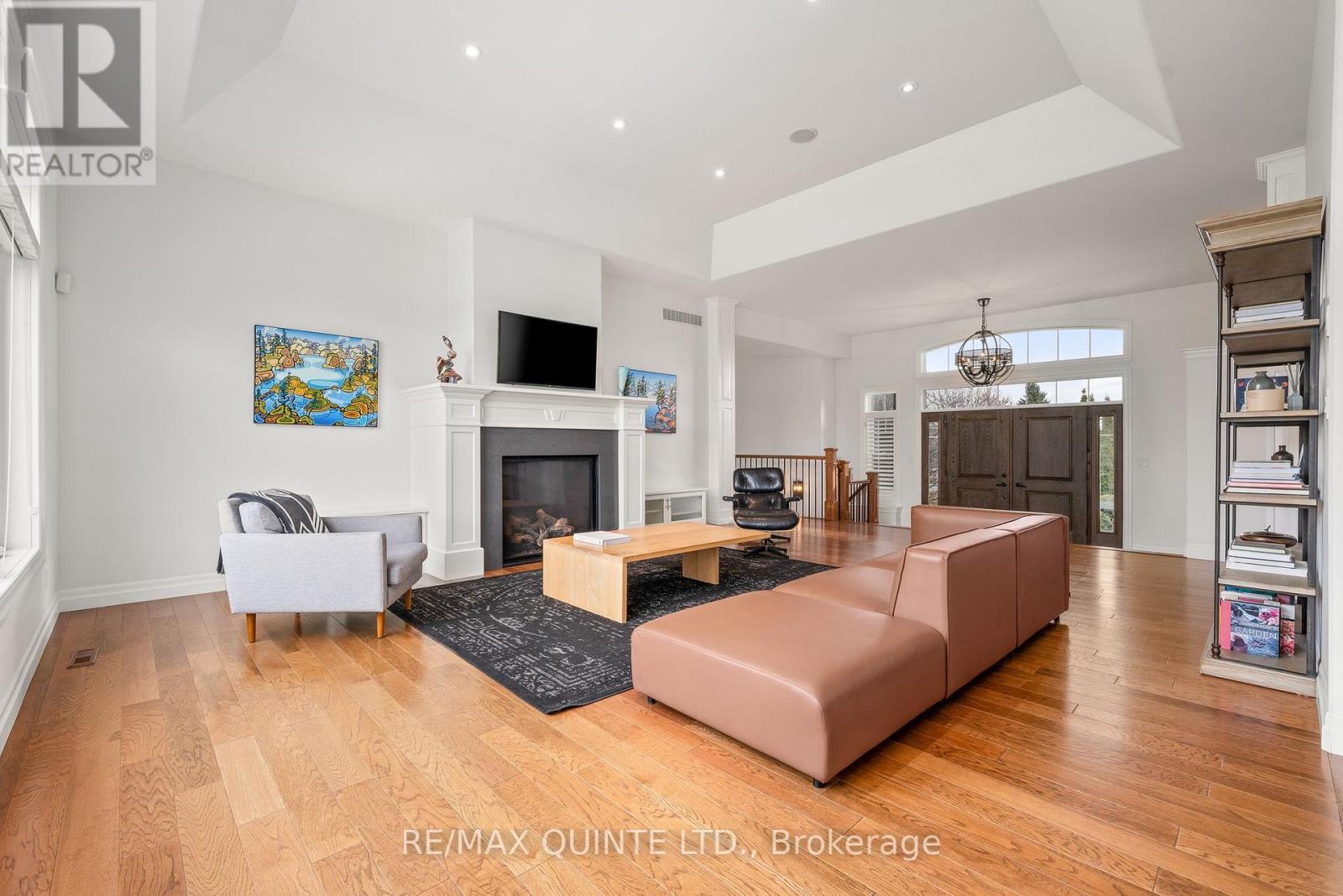54 Settlers Landing Drive, Quinte West (Sidney Ward), ON - Indoor Photo Showing Living Room With Fireplace