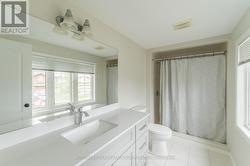 Bright ensuite -