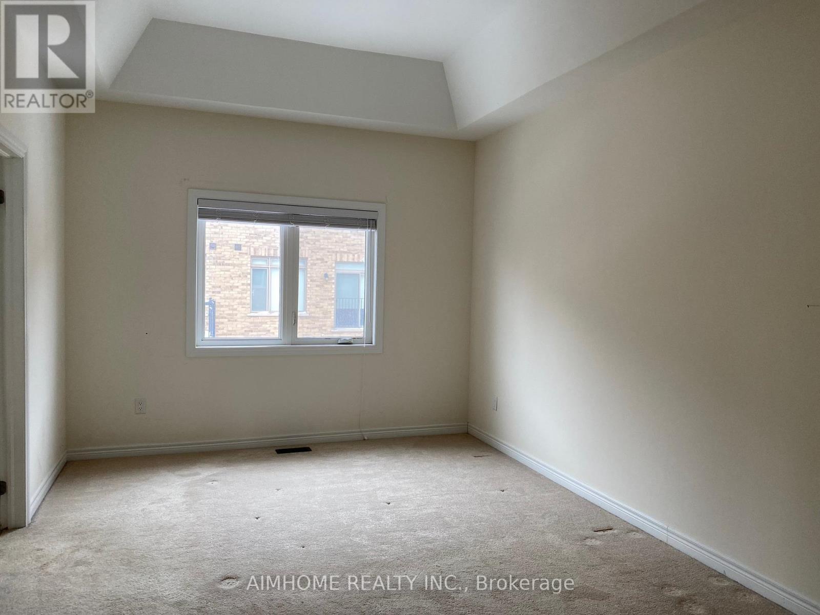 19 Hancock Street, Aurora, ON - Indoor Photo Showing Other Room