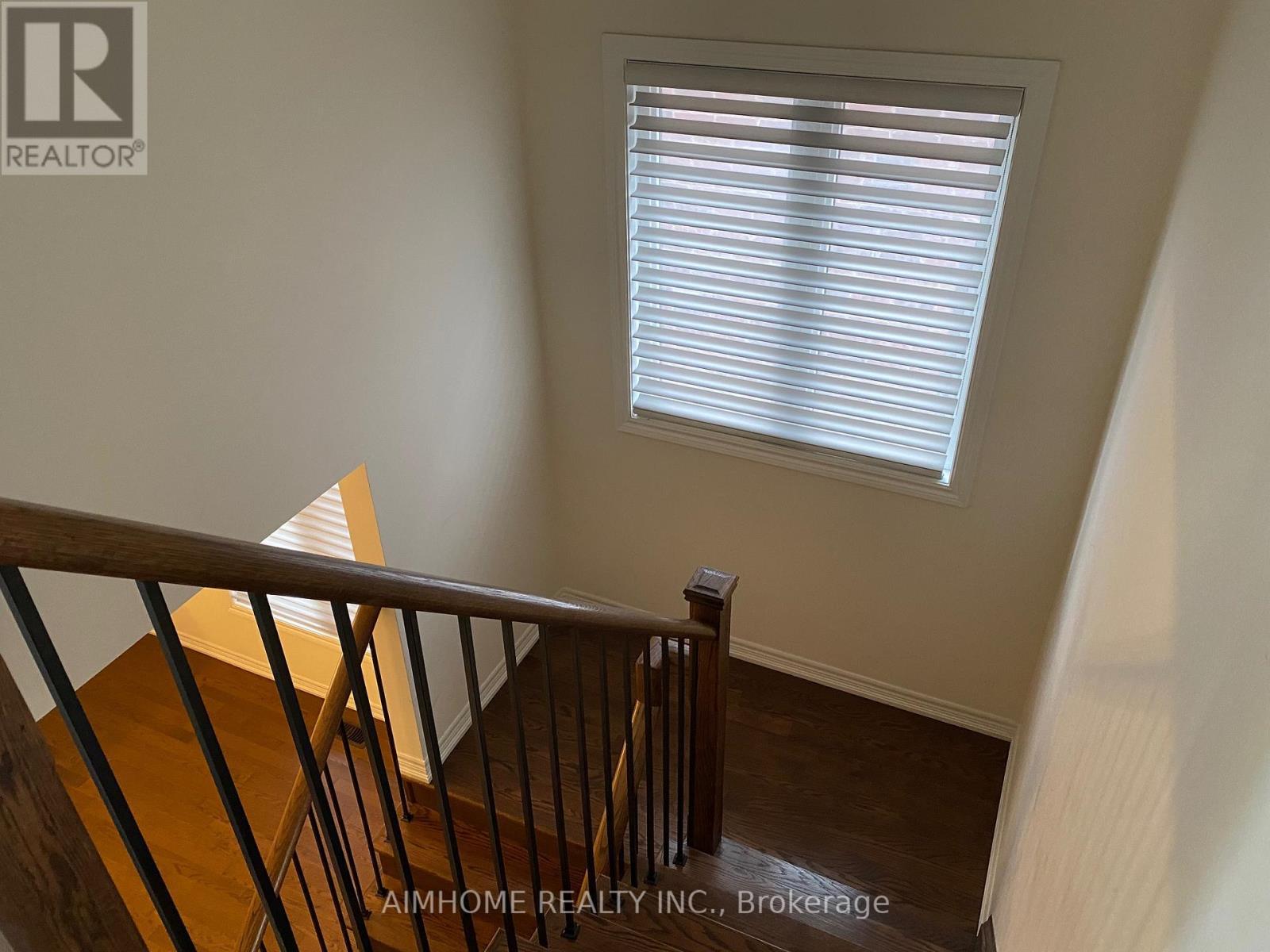 19 Hancock Street, Aurora, ON - Indoor Photo Showing Other Room