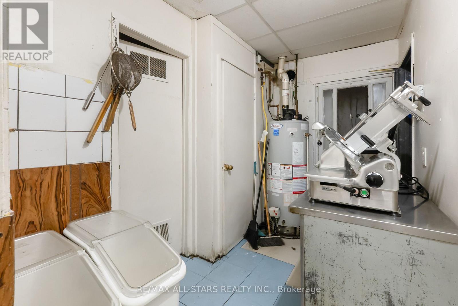 289 The Queensway Avenue S, Georgina, ON