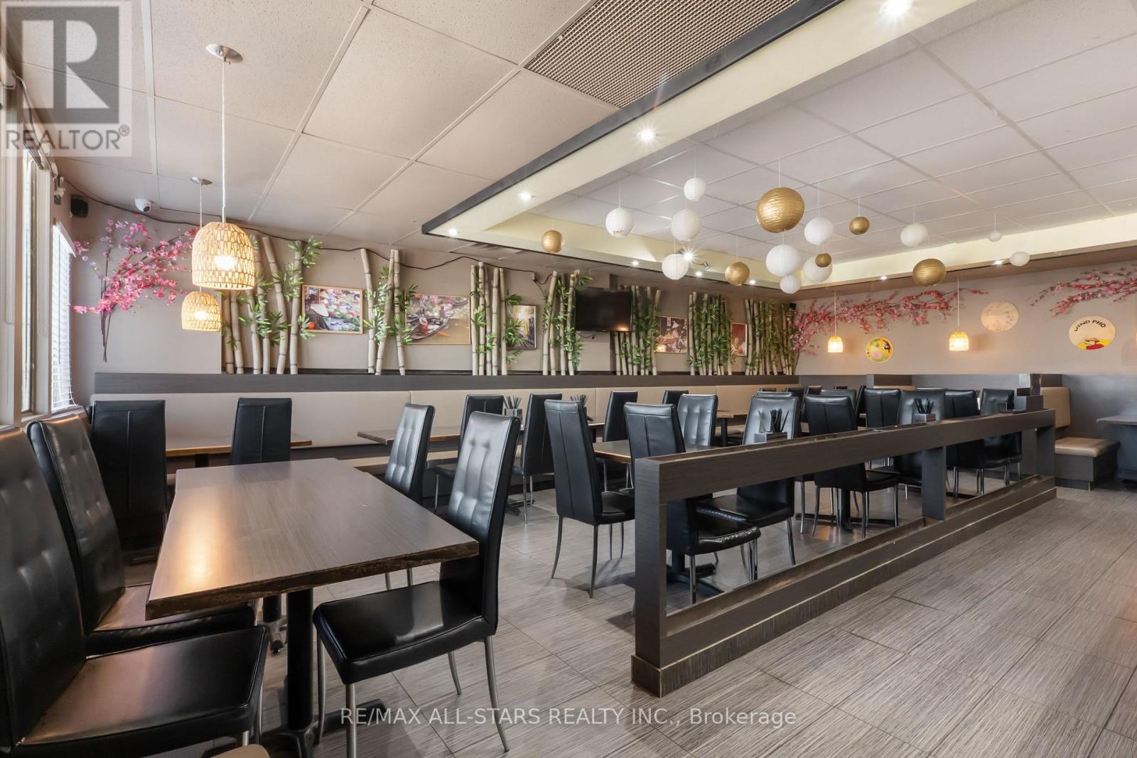 289 The Queensway Avenue S, Georgina, ON