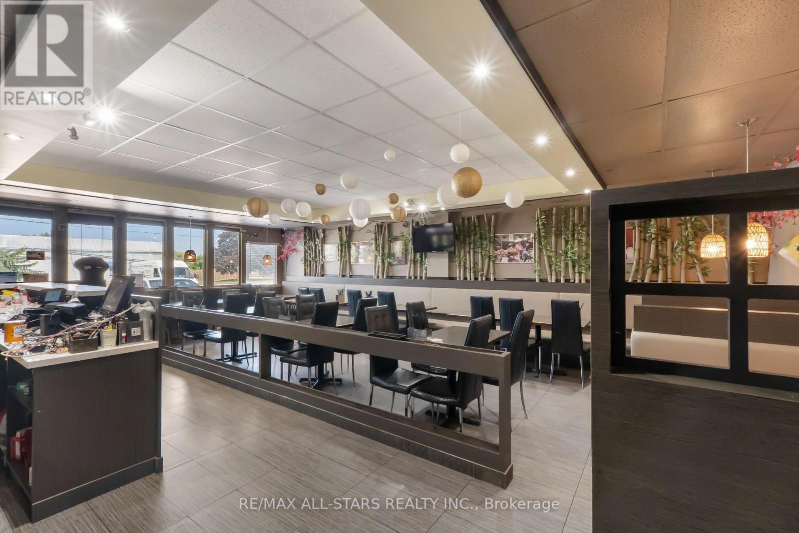 289 The Queensway Avenue S, Georgina, ON