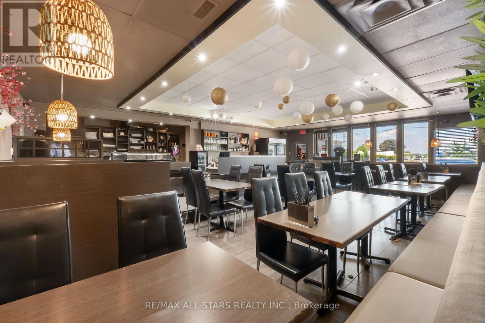 289 The Queensway Avenue S, Georgina, ON