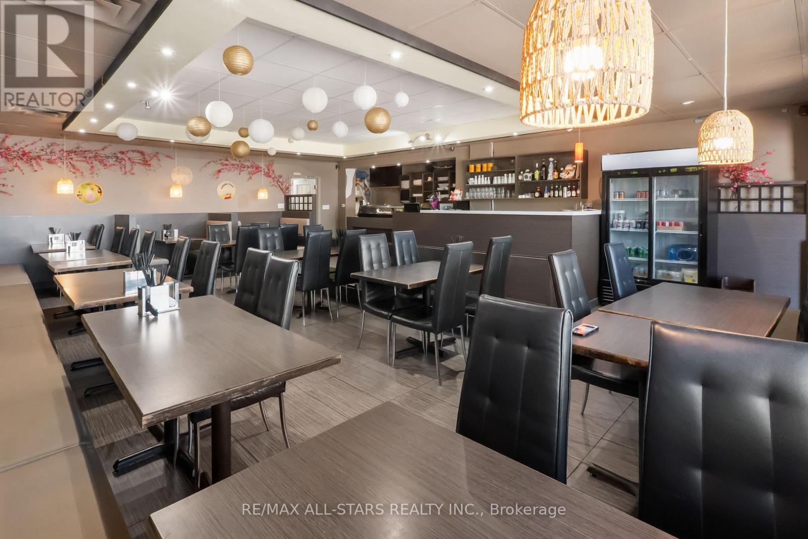 289 The Queensway Avenue S, Georgina, ON