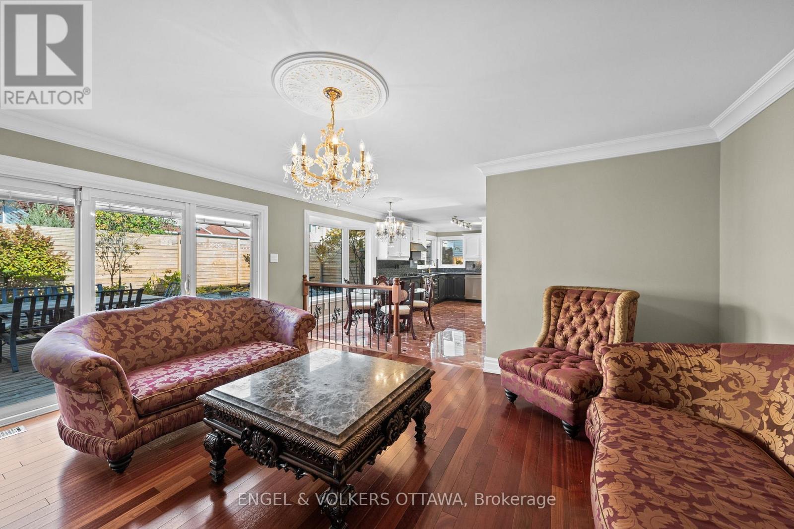 563 Merkley Drive, Ottawa, ON - Indoor Photo Showing Living Room