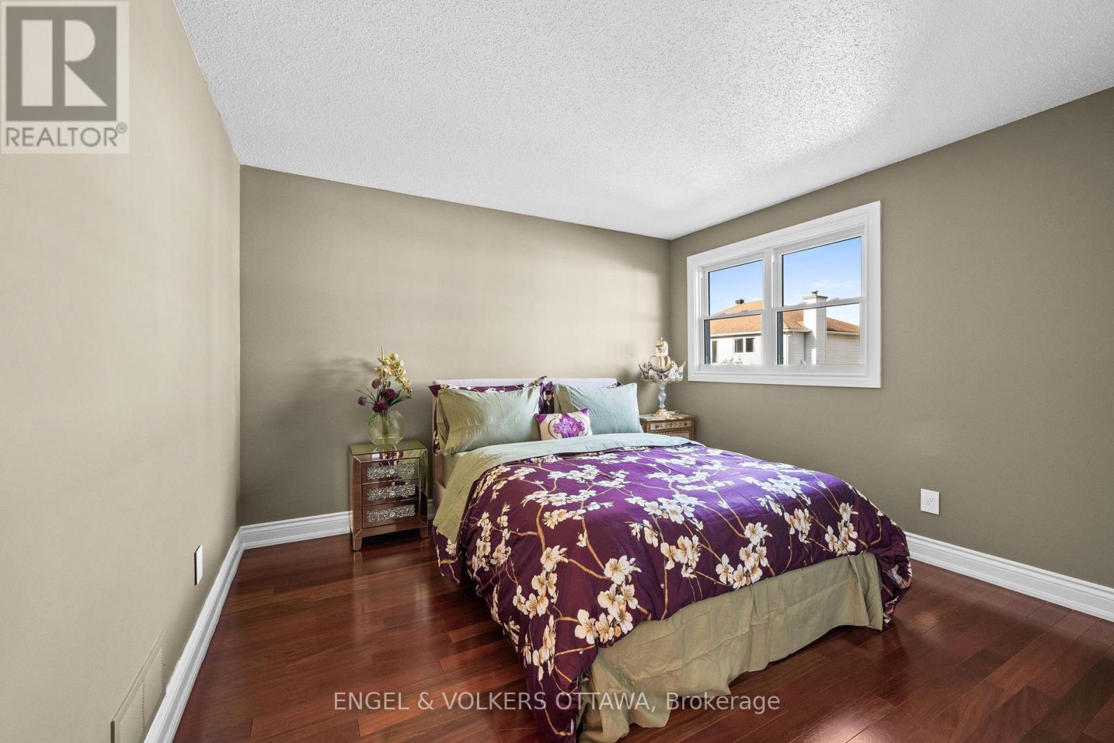563 Merkley Drive, Ottawa, ON - Indoor Photo Showing Bedroom