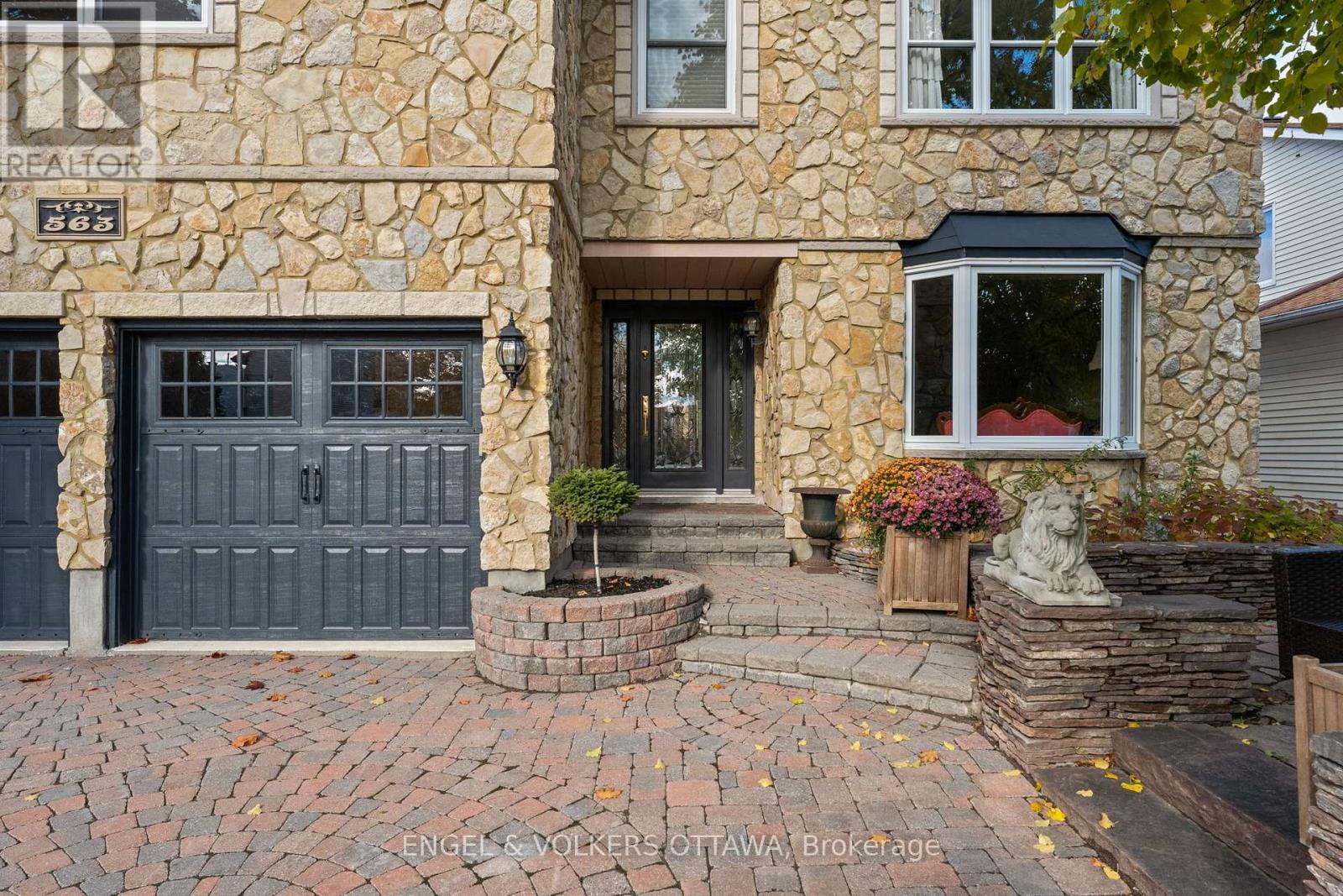 563 Merkley Drive, Ottawa, ON - Outdoor