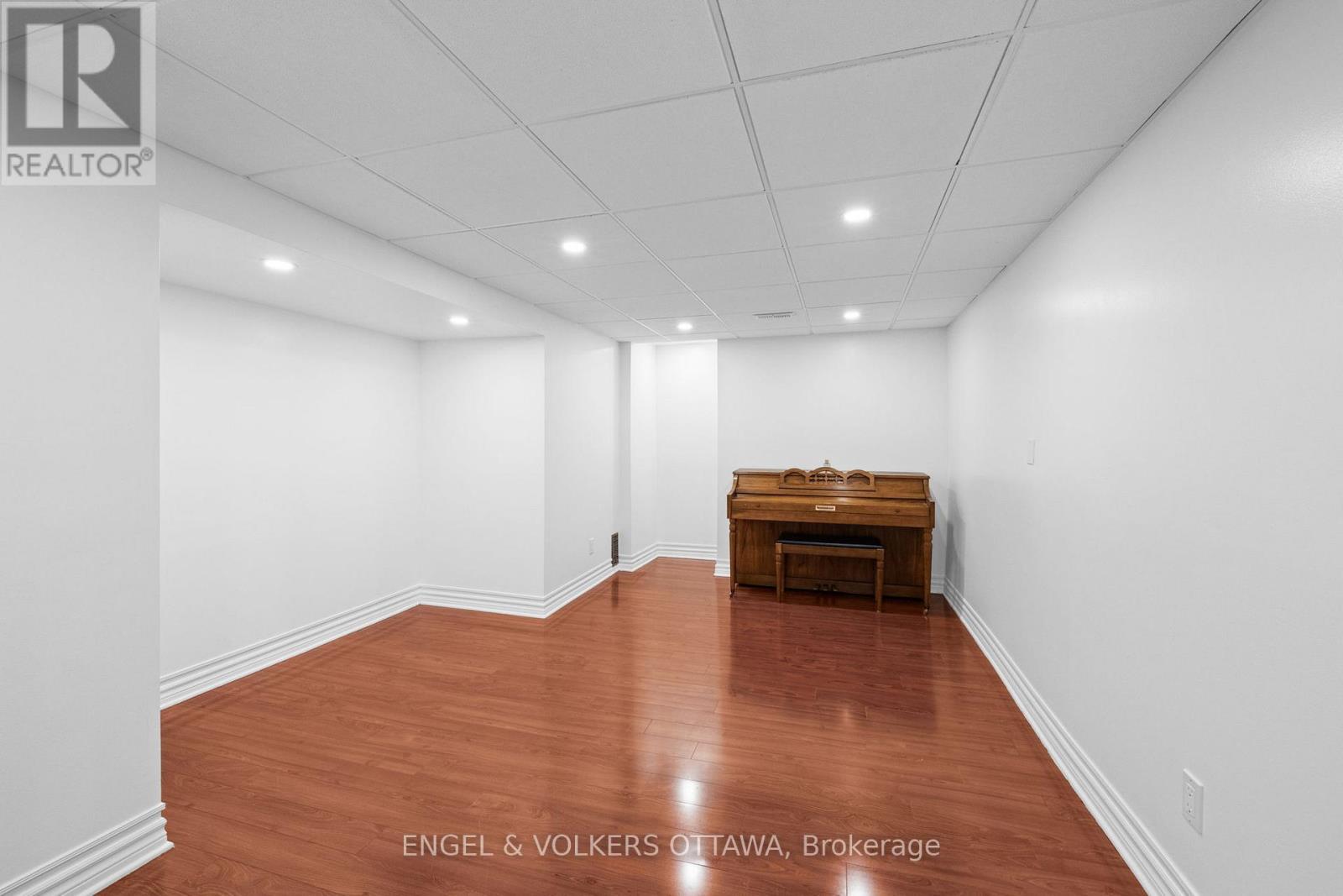 563 Merkley Drive, Ottawa, ON - Indoor